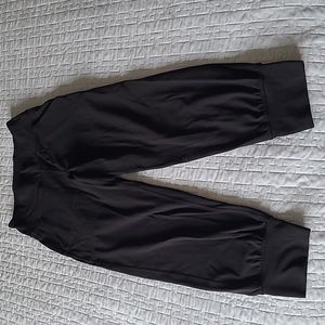 LuLuLemon crop jogger style pant